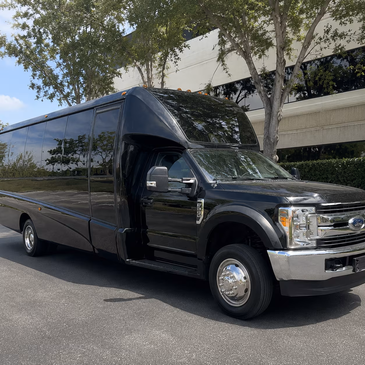 Downey Winery Tour & Pub Crawl Transportation