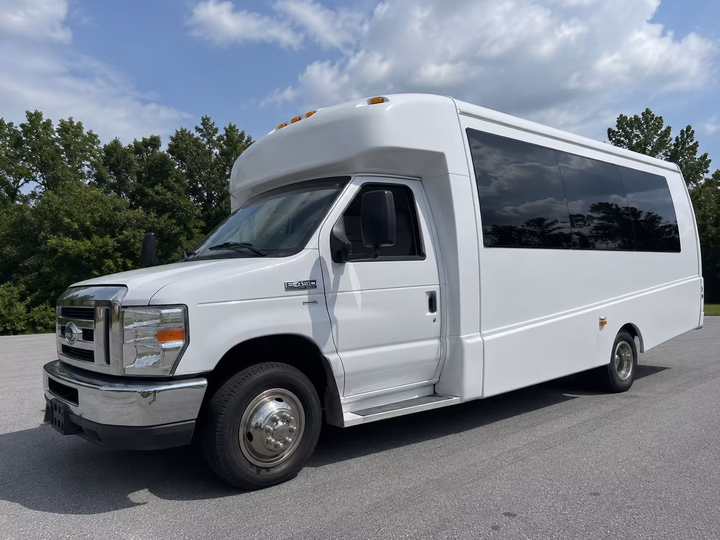 Inglewood Winery Tour & Pub Crawl Transportation party bus exterior